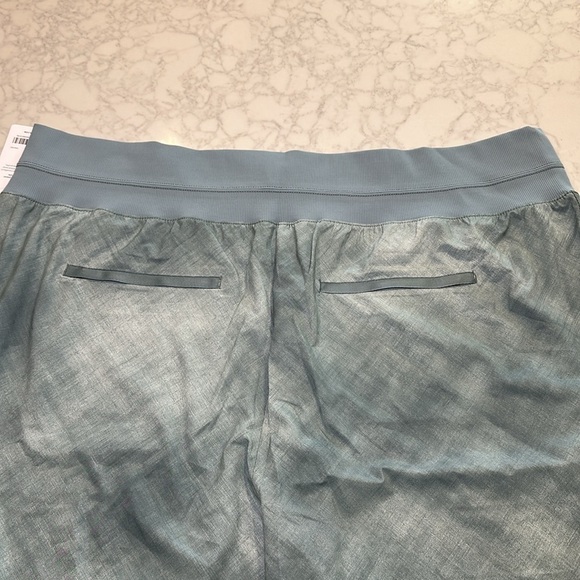 NWT Athleta Nolita Slim Tapered Print Crop Size 24 - Picture 10 of 10